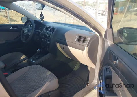 2013 Volkswagen Jetta 2.0L S z USA, uszkodzony, nr VIN 3VW2K7AJ5DM257948